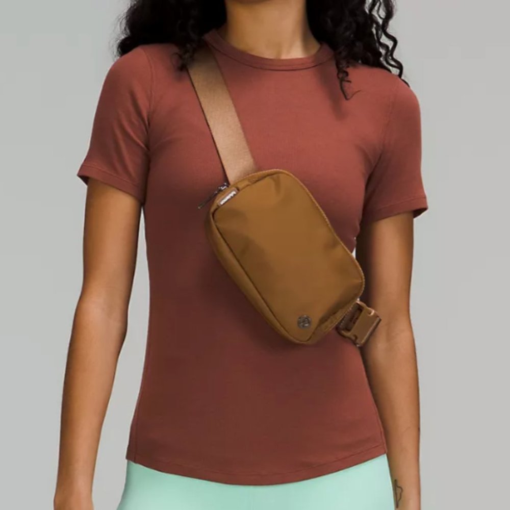 (2313) NWT LULULEMON Everywhere Belt Bag 1L in BURNT CARAMEL (SOLD OUT ONLINE)