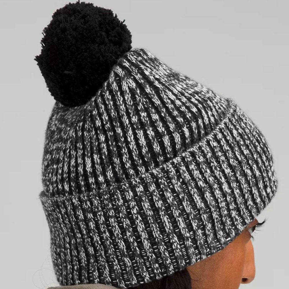 (2312) NWT LLL Women's Textured Fleece-Lined Knit Beanie in Blk/Grey/White/Blk