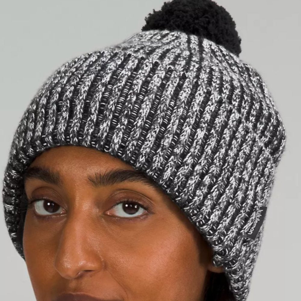(2312) NWT LLL Women's Textured Fleece-Lined Knit Beanie in Blk/Grey/White/Blk