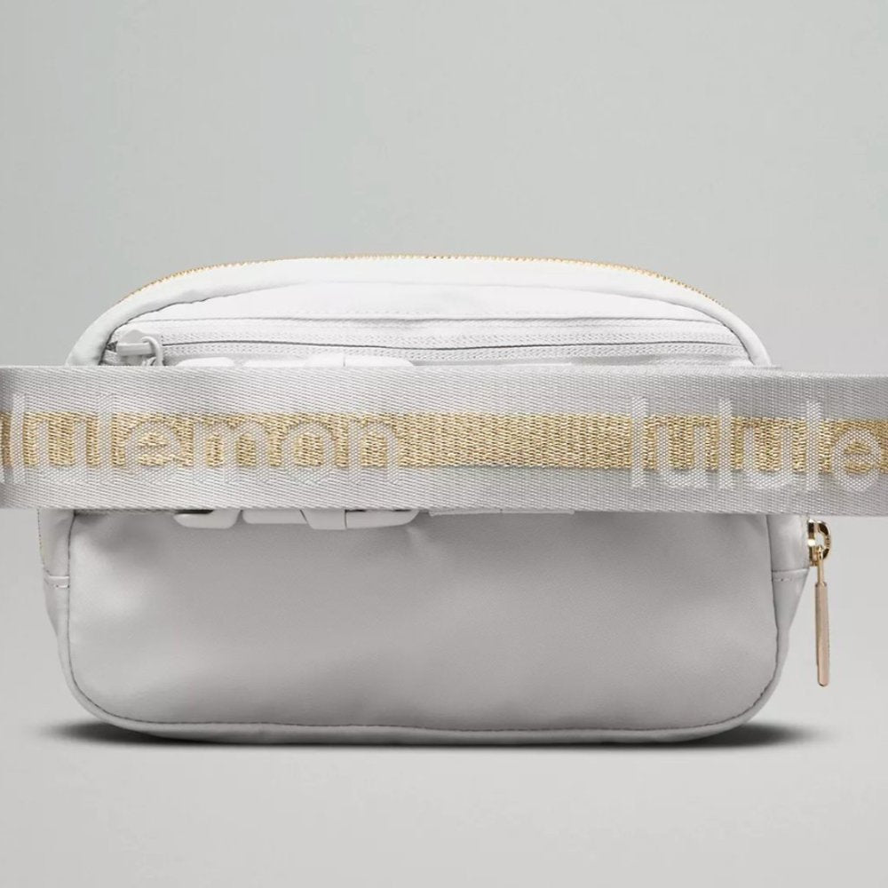(2296) NWT LULULEMON Everywhere Belt Bag 1L (SOLD OUT) in Vapor/Gold/White