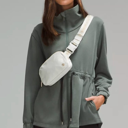 (2296) NWT LULULEMON Everywhere Belt Bag 1L (SOLD OUT) in Vapor/Gold/White