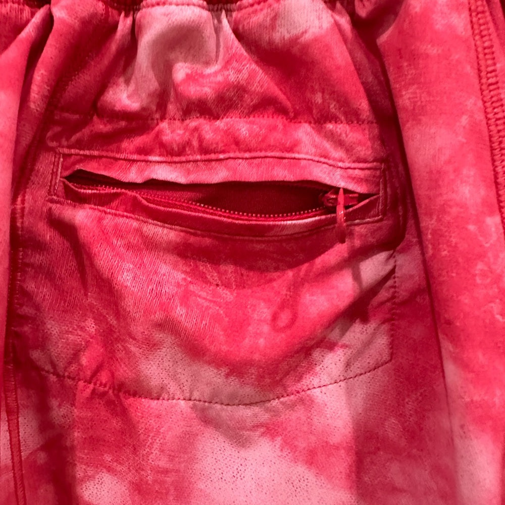 (2172) LULULEMON HOTTY HOT SHORTS Sz 4 **LOVED**