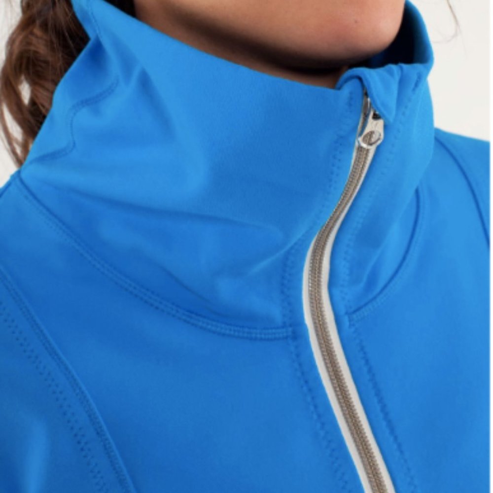 (2173) LULULEMON Daily Yoga Jacket Sz 4 **LOVED**