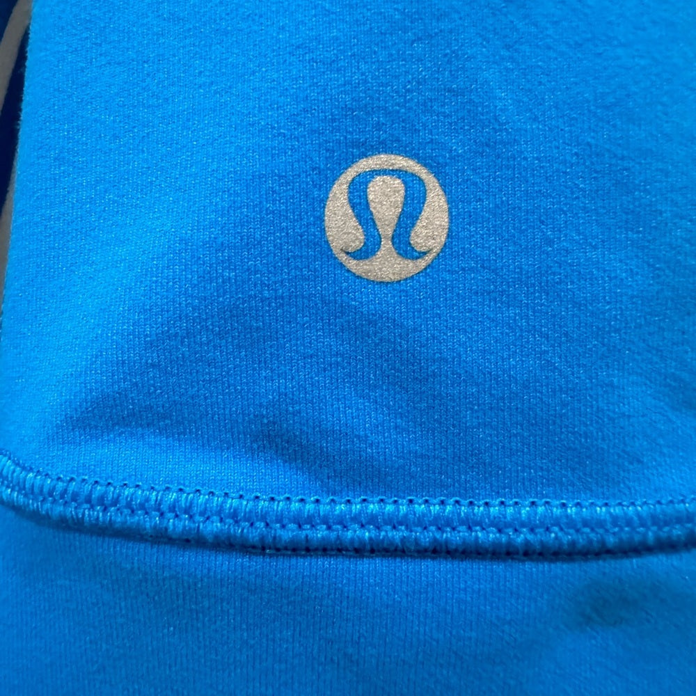 (2173) LULULEMON Daily Yoga Jacket Sz 4 **LOVED**