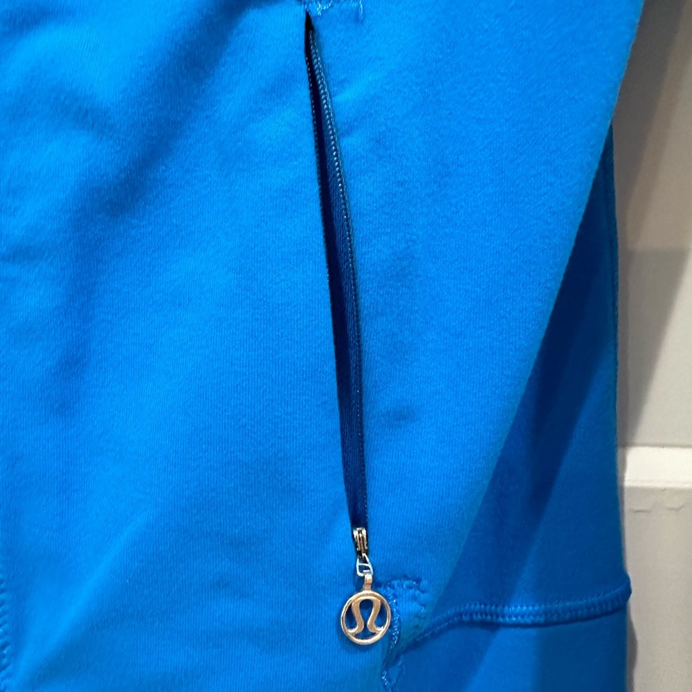 (2173) LULULEMON Daily Yoga Jacket Sz 4 **LOVED**