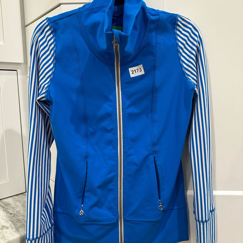 (2173) LULULEMON Daily Yoga Jacket Sz 4 **LOVED**