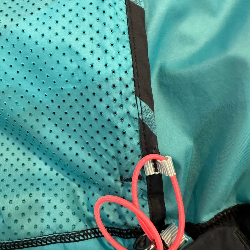 (2175) LULULEMON Back Pack It Jacket Sz 8 **LOVED**