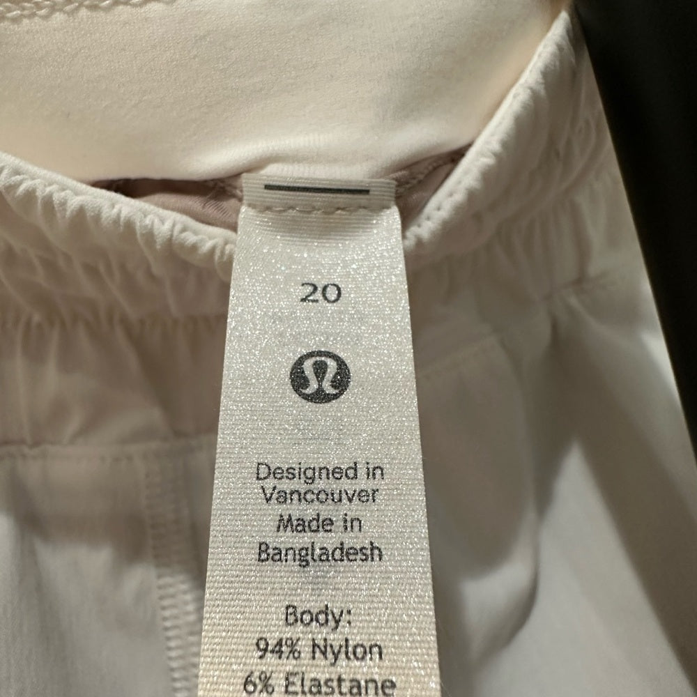(2188) LULULEMON Track that Short 5" in Sz 20