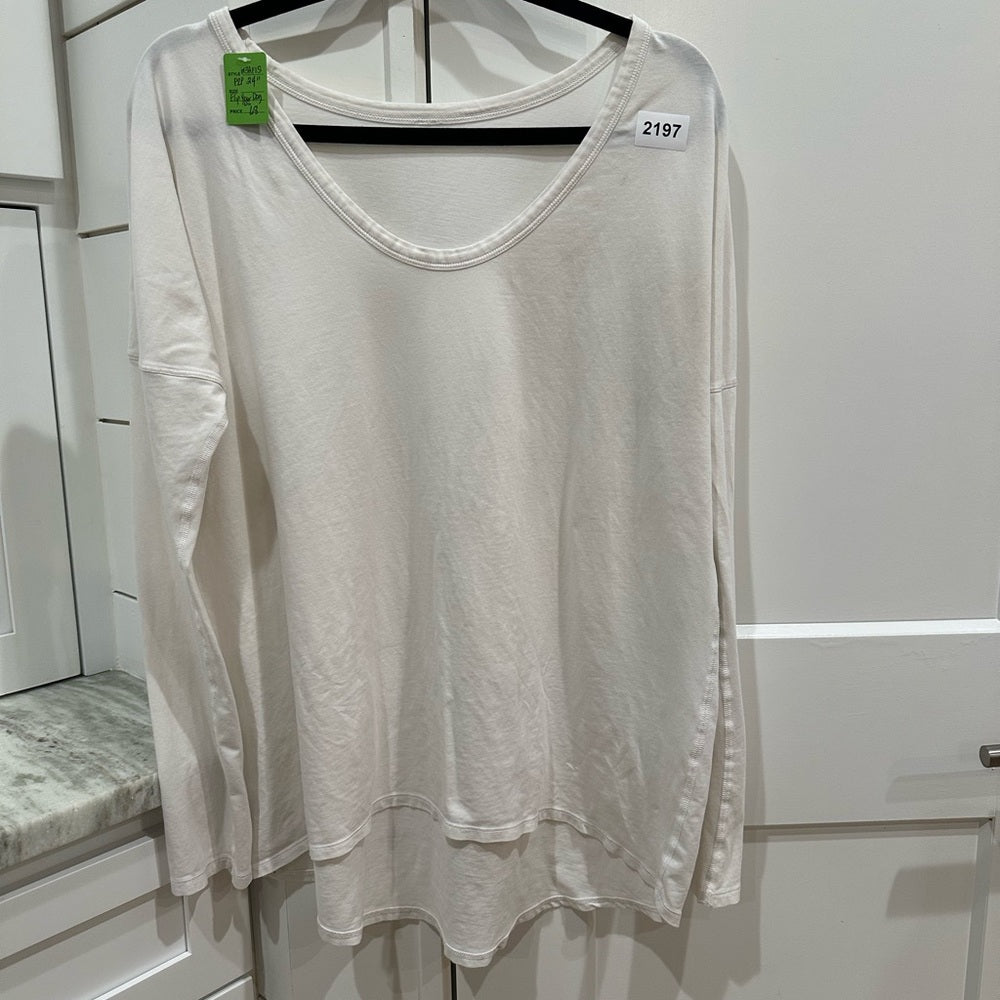 (2197) LULULEMON Flip Your Dog Long Sleeve P2P=24" Oversized **LOVED