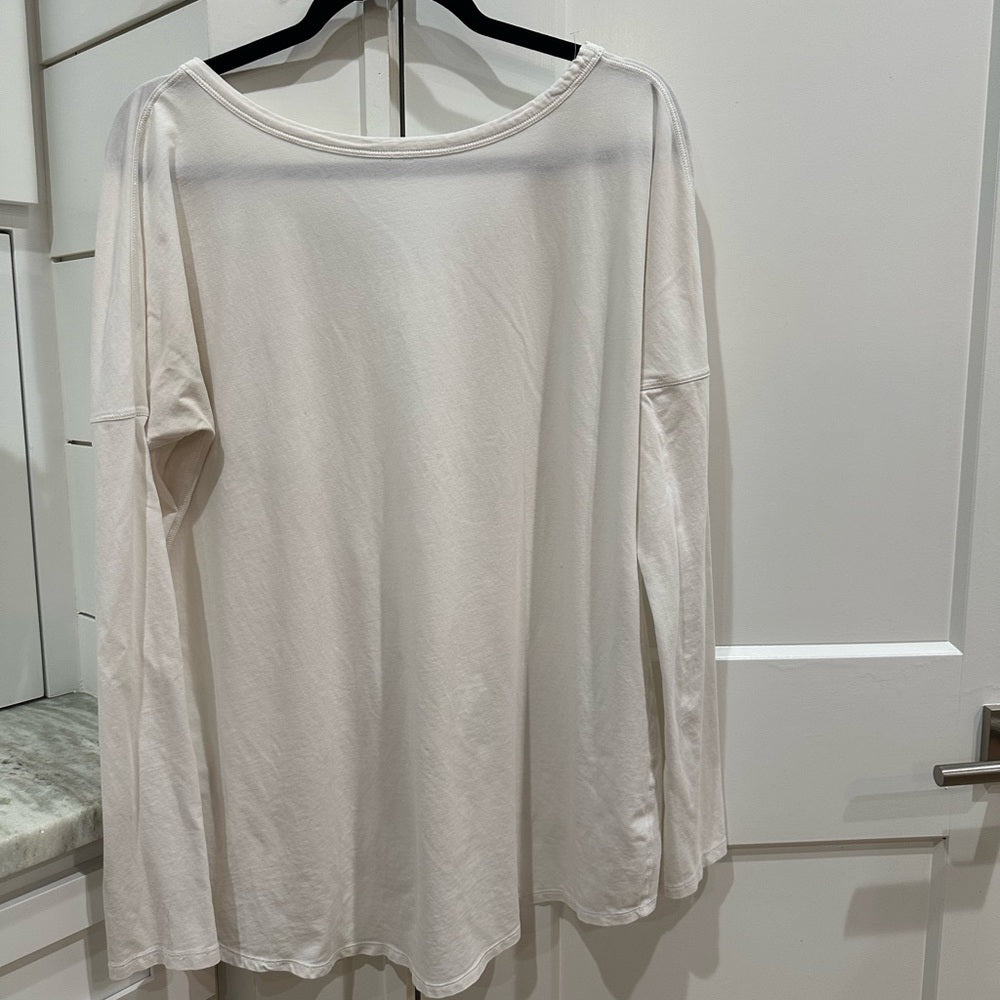 (2197) LULULEMON Flip Your Dog Long Sleeve P2P=24" Oversized **LOVED