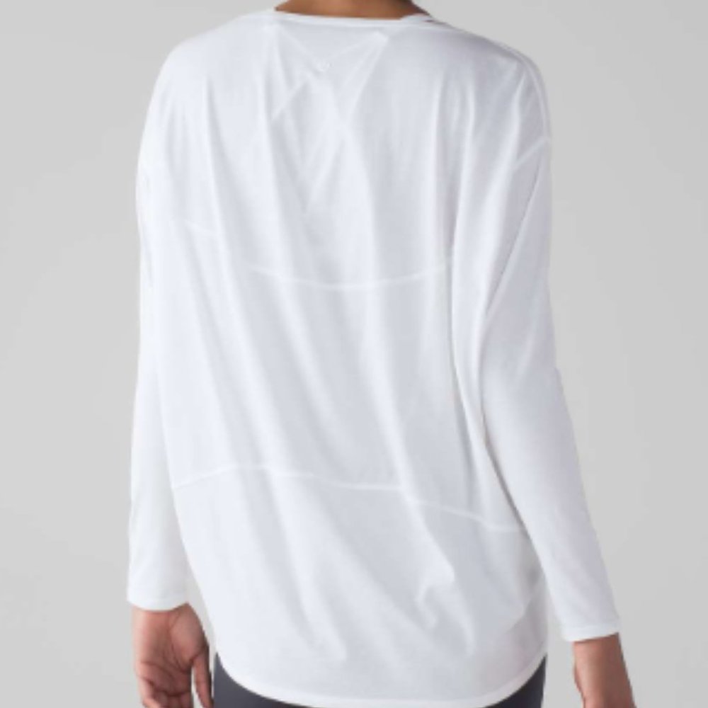 (2200) LULULEMON BACK in ACTION Long Sleeve P2P=22" Oversized