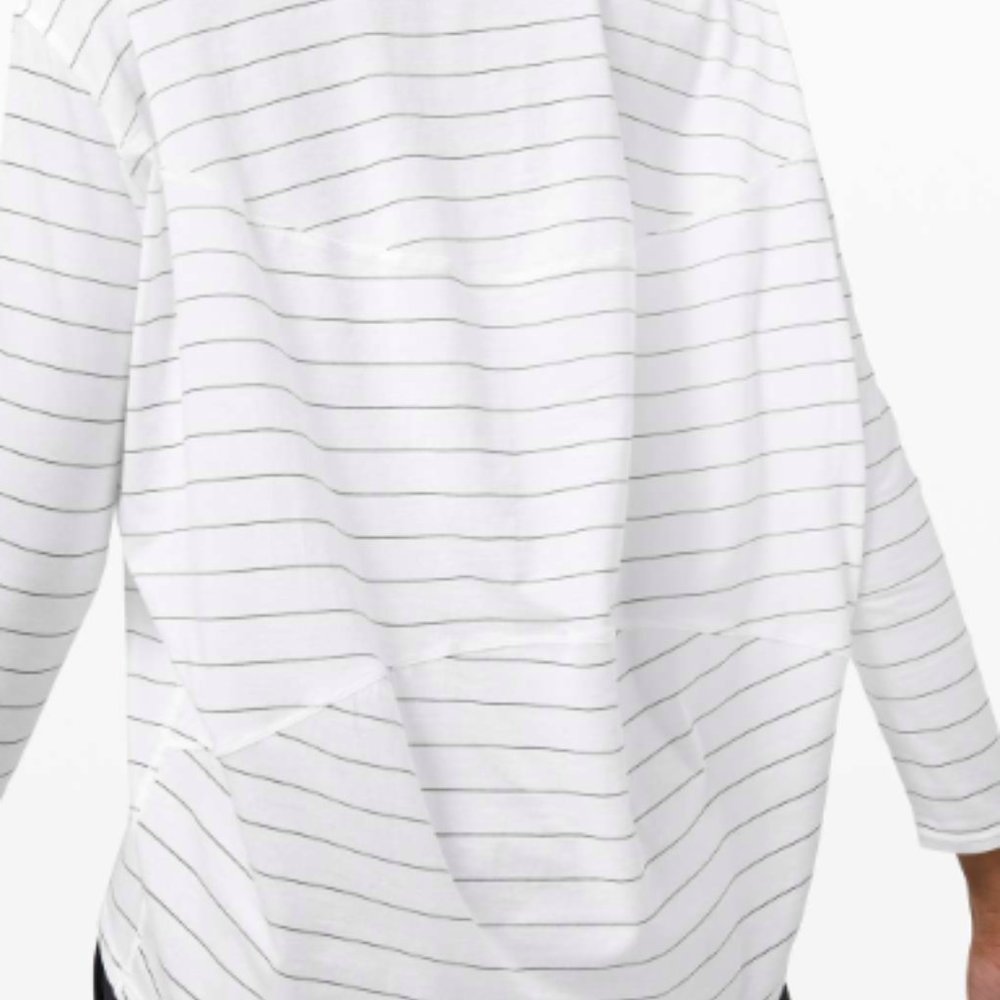 (2201) LULULEMON BACK in ACTION Long Sleeve P2P=28.5" Oversized