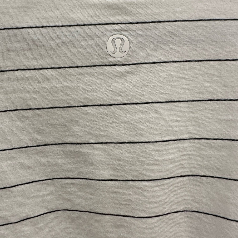 (2201) LULULEMON BACK in ACTION Long Sleeve P2P=28.5" Oversized