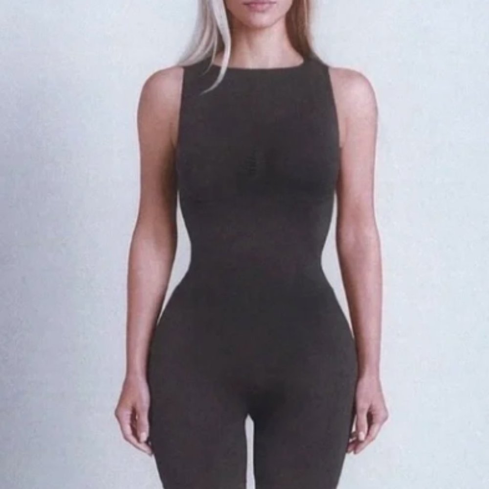 (2274) SKIMS Recycled Nylon Contour Lounge Mid Thigh Onesie Romper Sz L/XL