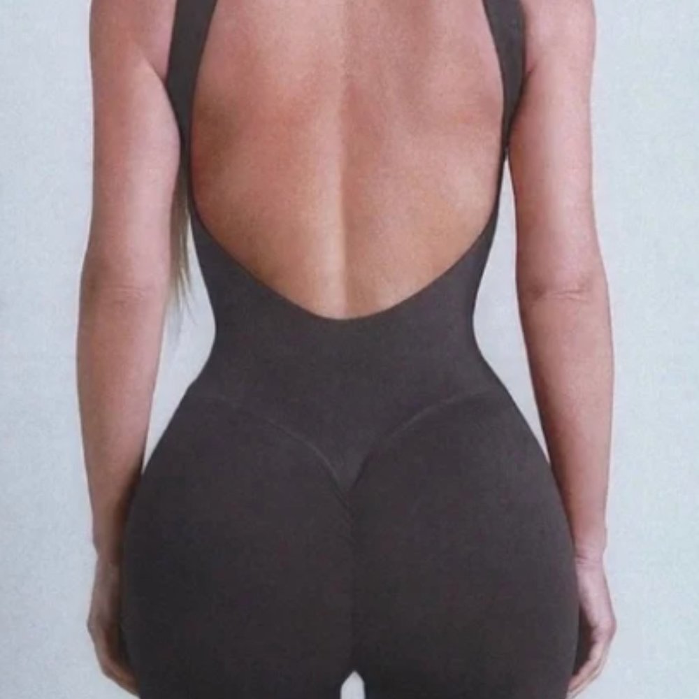 (2274) SKIMS Recycled Nylon Contour Lounge Mid Thigh Onesie Romper Sz L/XL