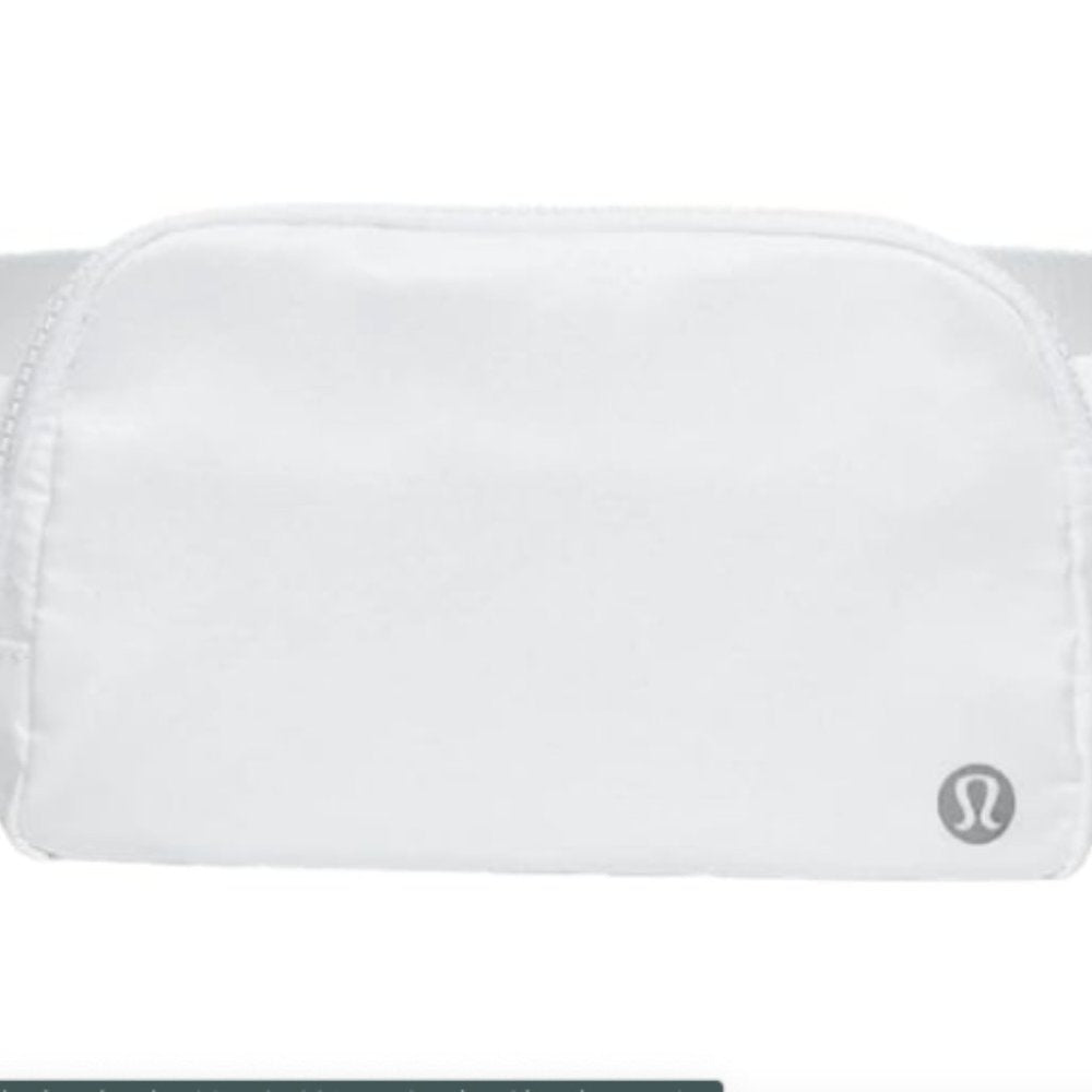 (2334-2337) 🍋 NWT LULULEMON WHITE EVERYWHERE BELT BAG
