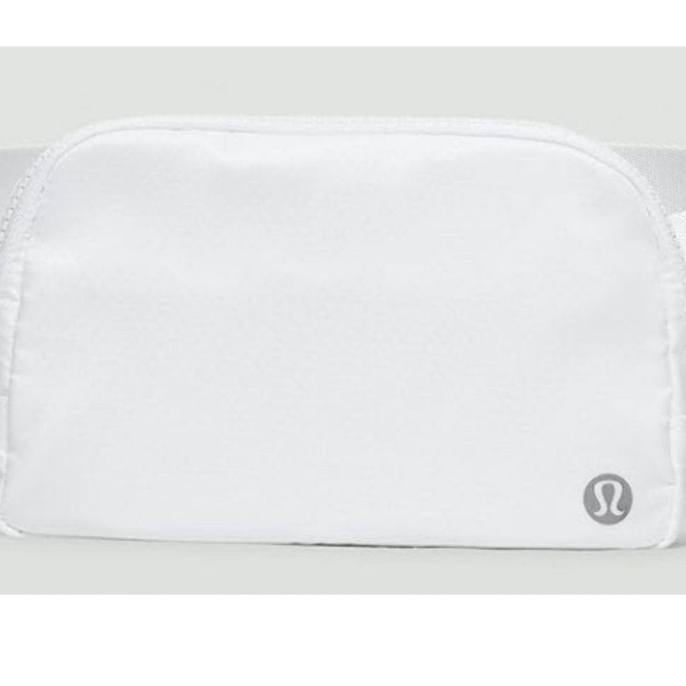 (2334-2337) 🍋 NWT LULULEMON WHITE EVERYWHERE BELT BAG