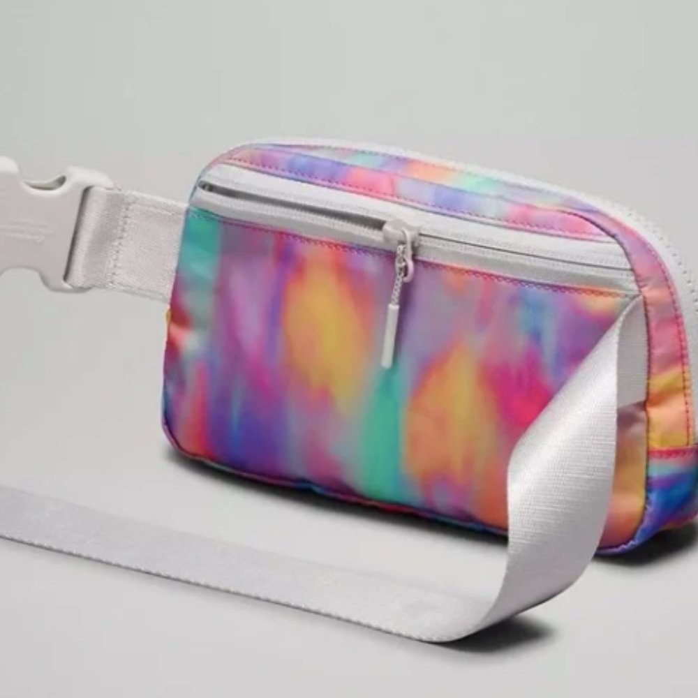 (2338) 🍋 NWT LULULEMON PRISM MULTI EVERYWHERE BELT BAG