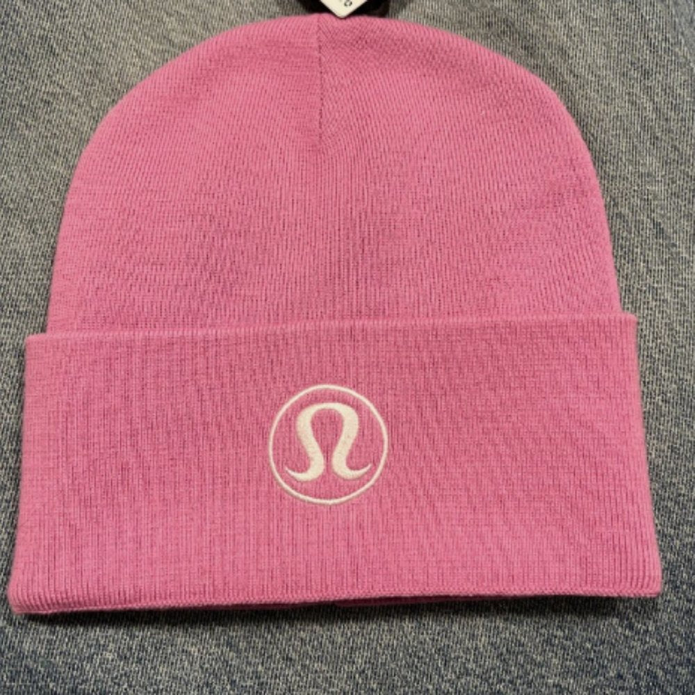 (2340/41) NWT LLL WARM REVELATIONS BEANIE DHALIA MAUVE/ MEADOW PINK SIZE L/XL