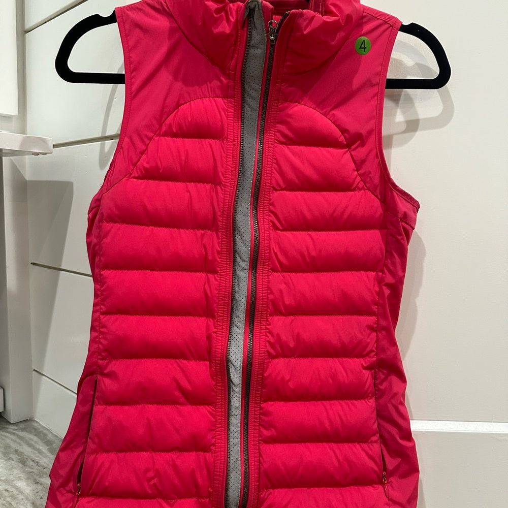 (2351) LULULEMON Fluffed Up Vest in BOOM JUICE Sz 4 **