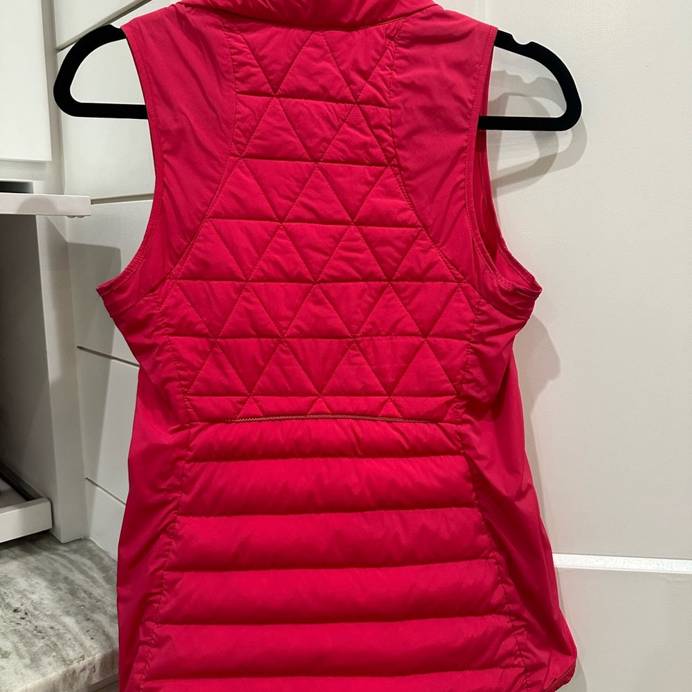 (2351) LULULEMON Fluffed Up Vest in BOOM JUICE Sz 4 **