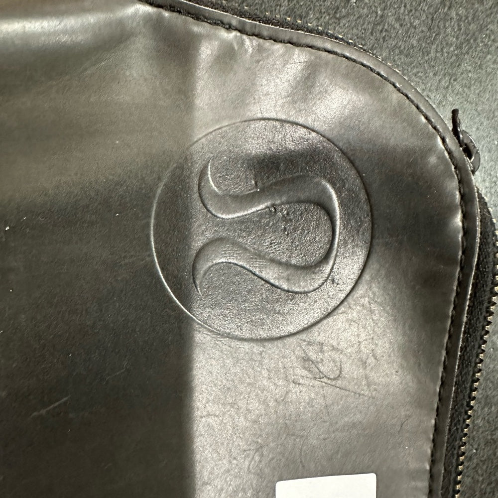 (2371) 🍋 LULULEMON OFF THE MAT POUCH *LOVED