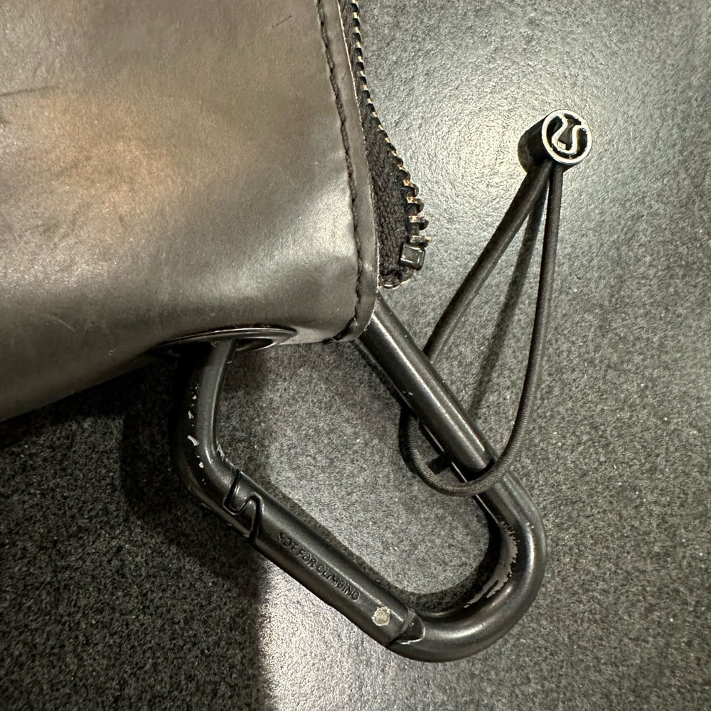 (2371) 🍋 LULULEMON OFF THE MAT POUCH *LOVED