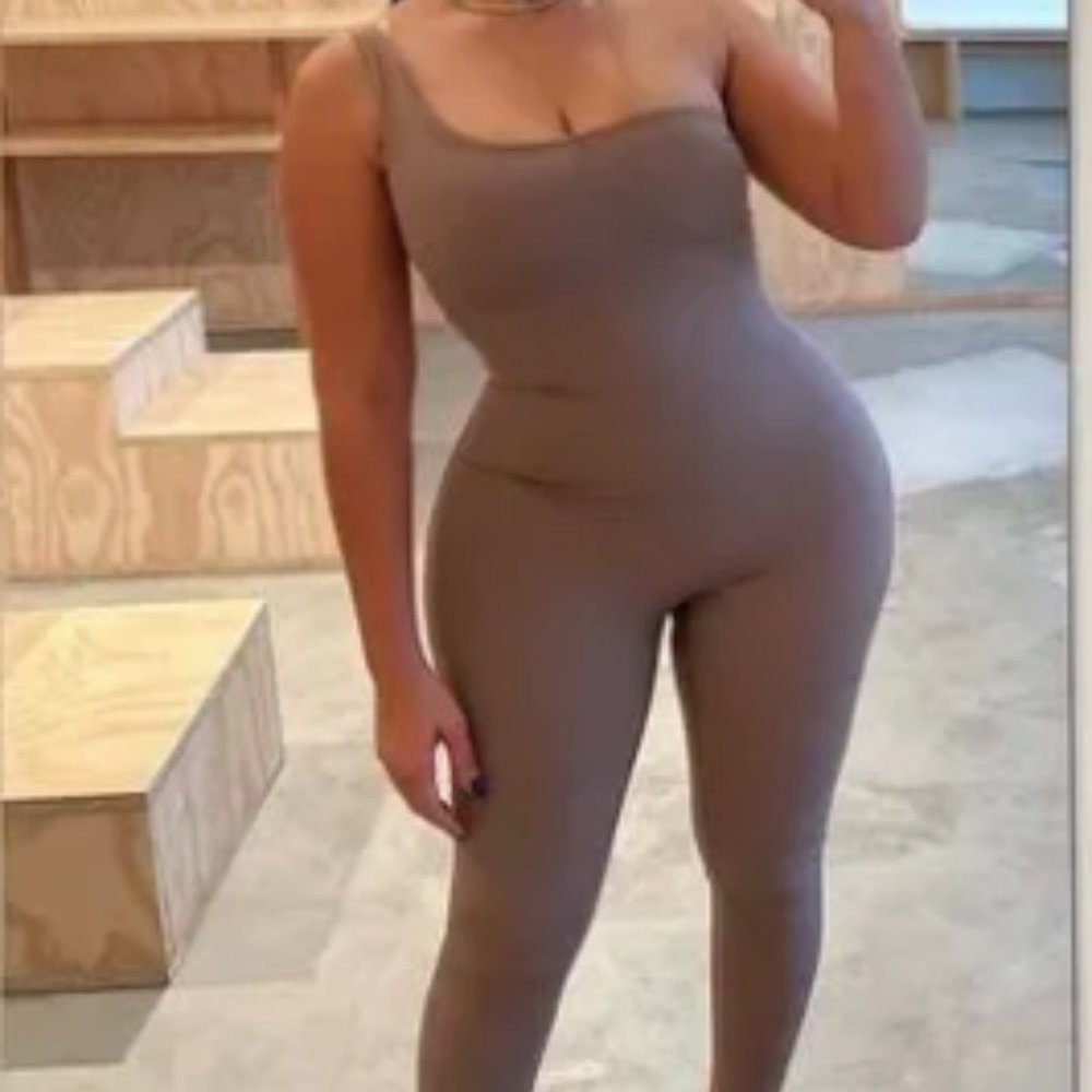 (2400) SKIMS All-In-One One Shoulder Onesie Sz 3X