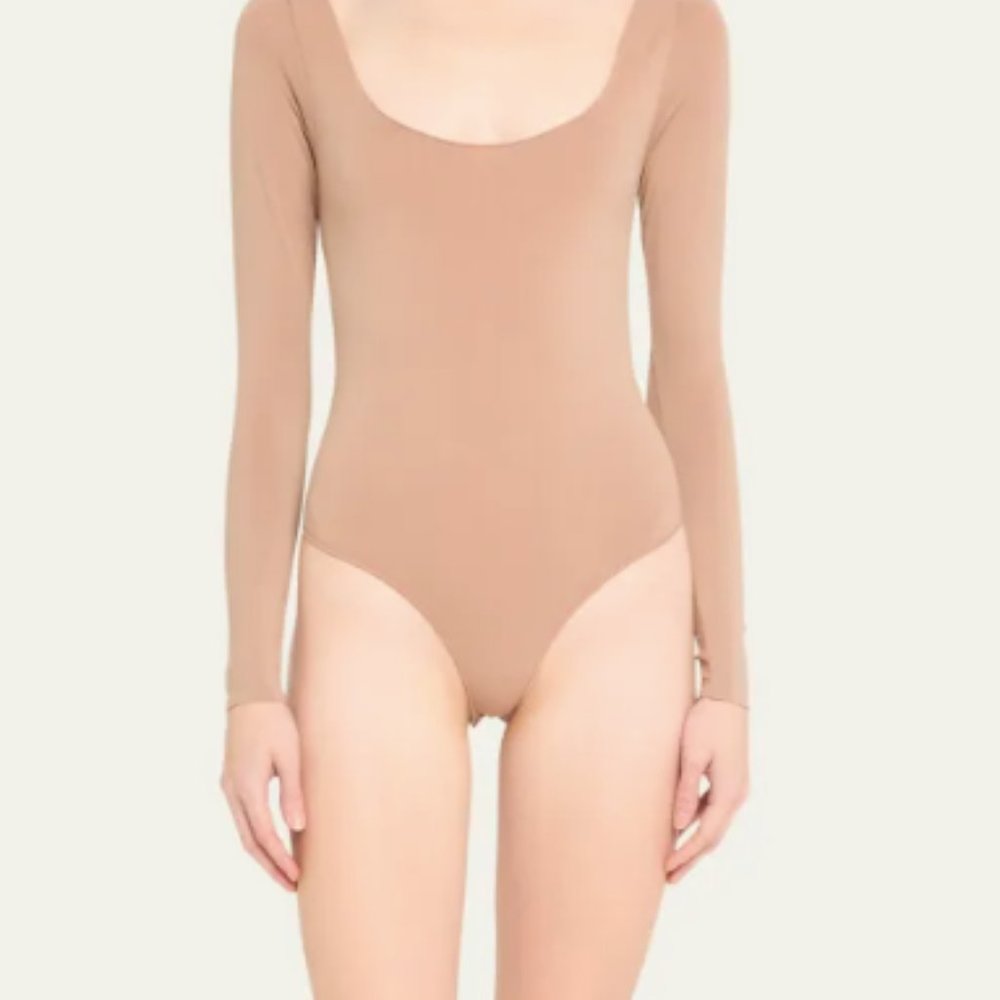 (2401) NWT SKIMSEssential Smoothing Scoop-Neck Thong Bodysuit in SIENNA 3X