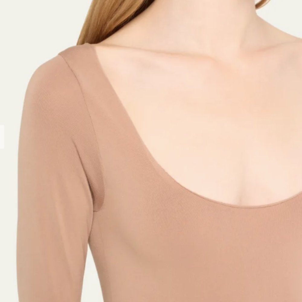 (2401) NWT SKIMSEssential Smoothing Scoop-Neck Thong Bodysuit in SIENNA 3X