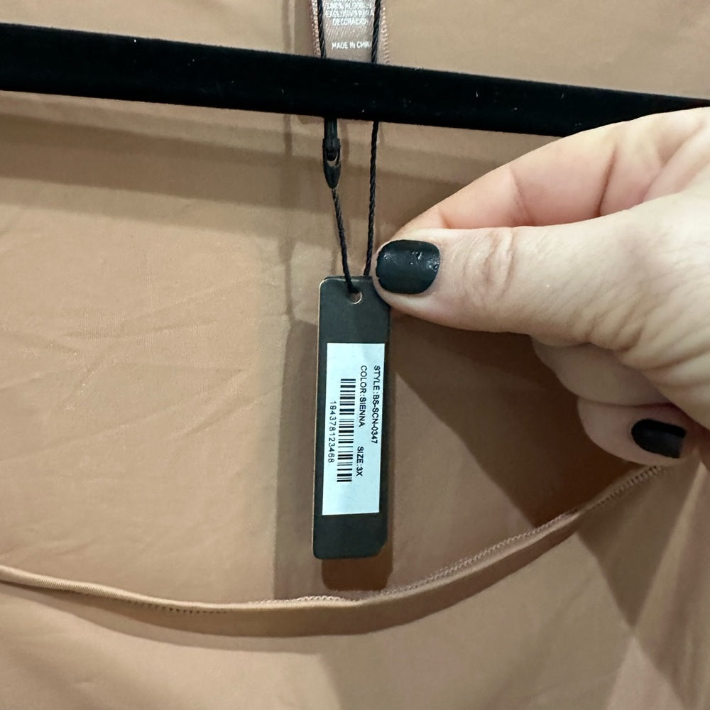 (2401) NWT SKIMSEssential Smoothing Scoop-Neck Thong Bodysuit in SIENNA 3X