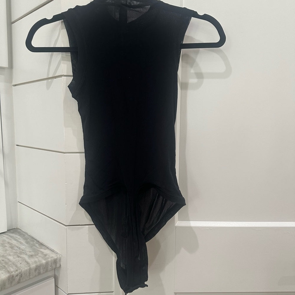(2405) SKIMS NWT Mock Neck Sleeveless Thong Bodysuit in ONYX Sz S