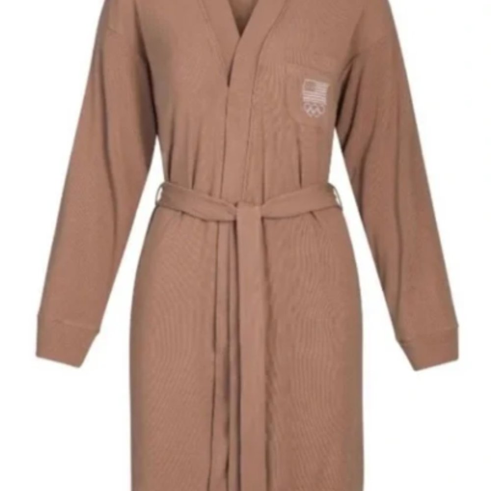 (2416) SKIMS NWT TEAM USA ROBE Olympic in SIENNA Sz M