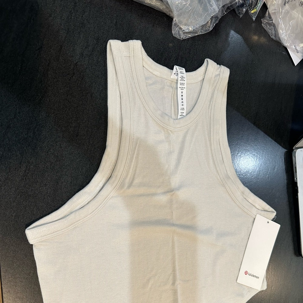 (1985/86) NWT LululemonHold Tight Cropped Tank Top Sz 6/12 ** SOLD OUT