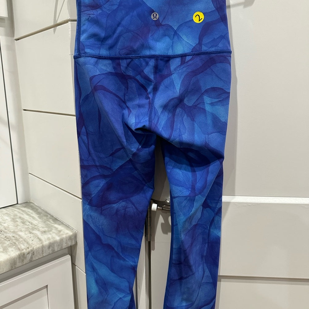 (2418) Lululemon Wunder Under Crop (Hi-Rise) (21") Sz 2 * LOVED