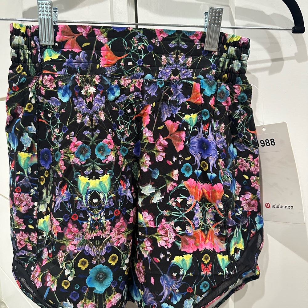 (1988) NWT Lululemon Hotty Hot High-Rise Skirt Sz 2