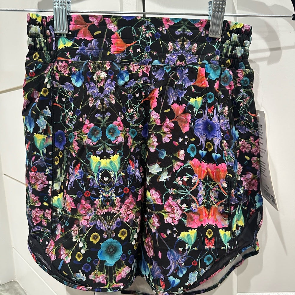 (1988) NWT Lululemon Hotty Hot High-Rise Skirt Sz 2