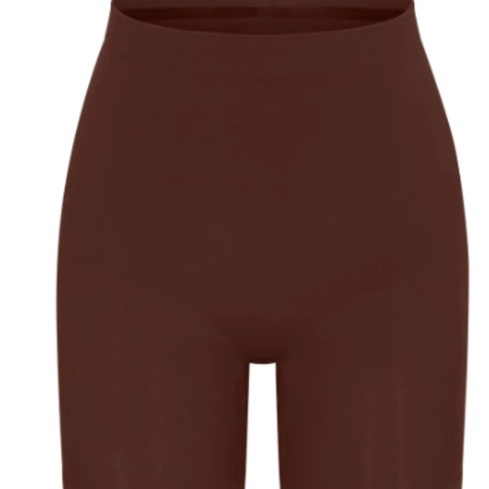 (2445) NWOT SKIMS SEAMLESS SCULPT MID THIGH in COCOA Sz S/M