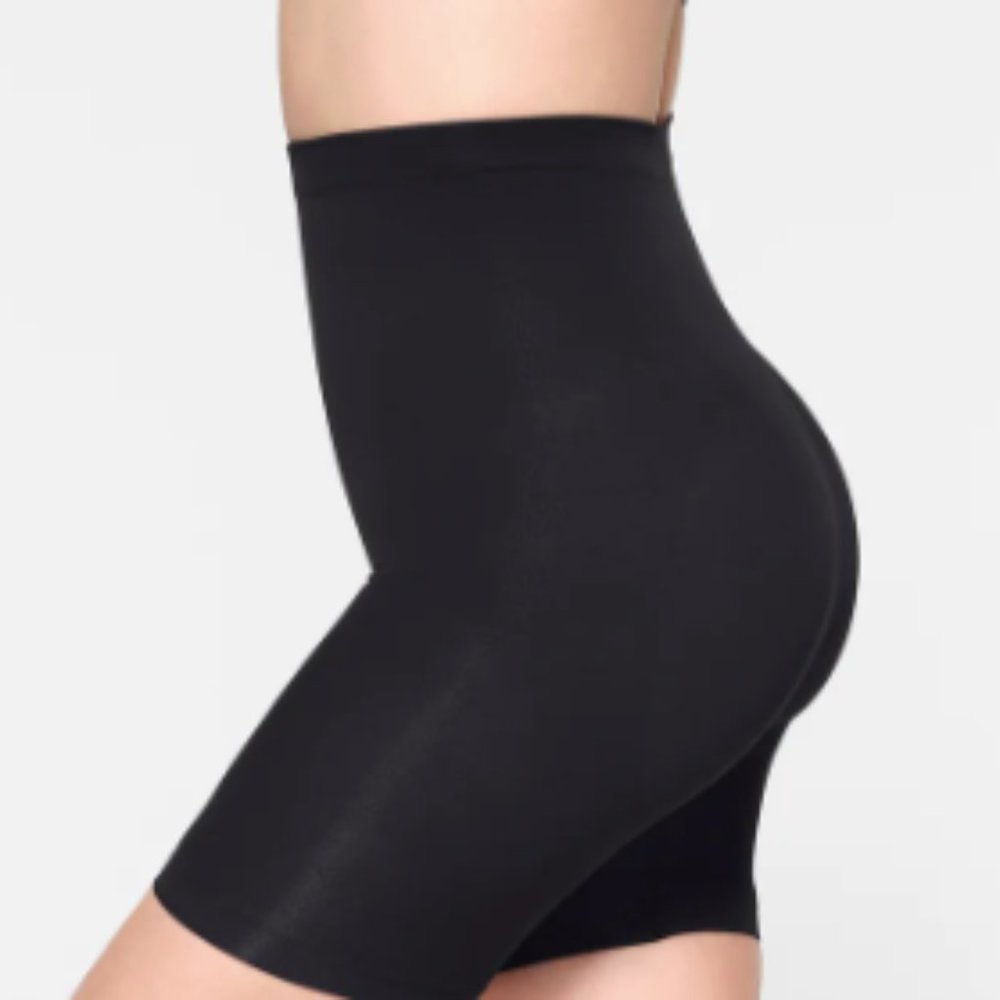 (2450) SKIMS SEAMLESS SCULPT HIGH-WAISTED SHORTS - ONYX Sz XXS/XS