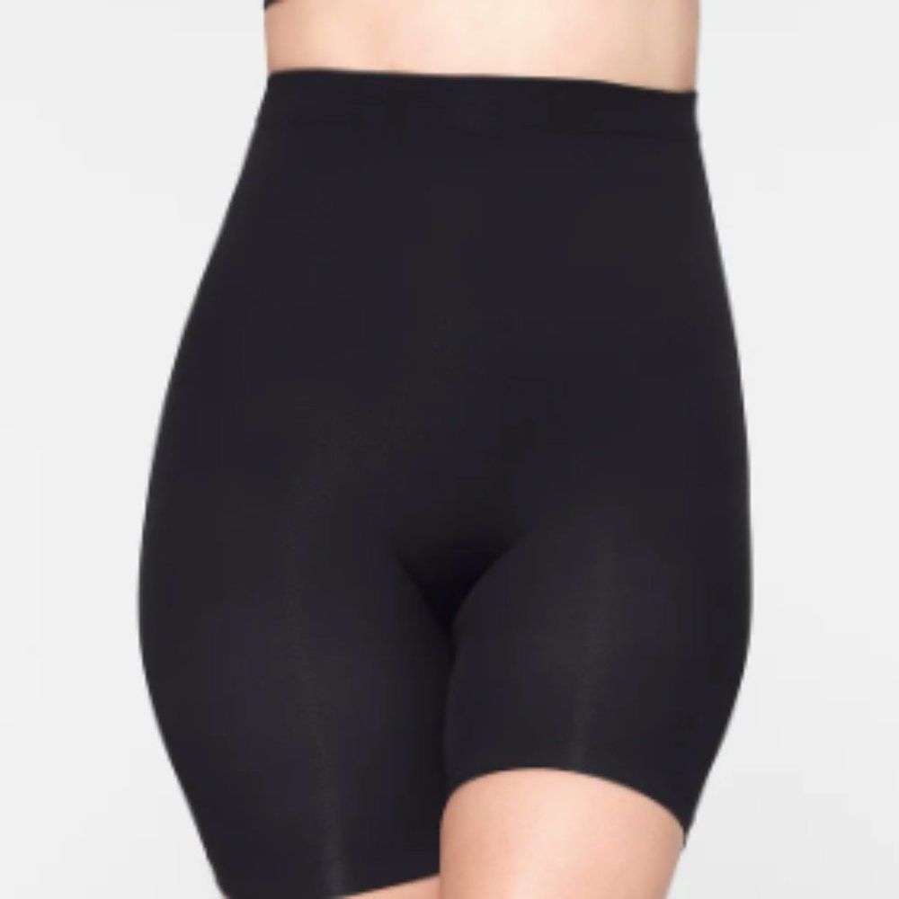 (2450) SKIMS SEAMLESS SCULPT HIGH-WAISTED SHORTS - ONYX Sz XXS/XS