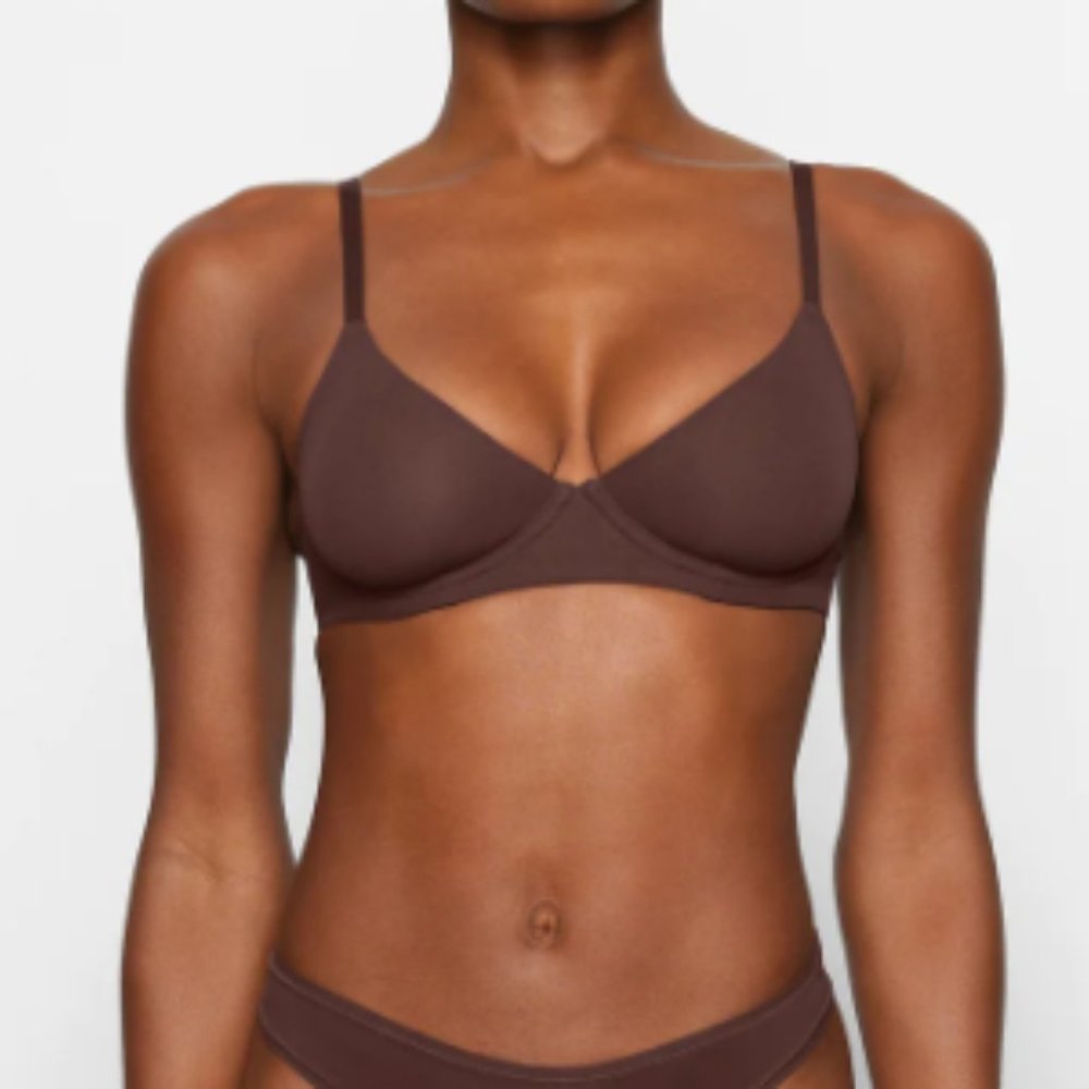 (2467) SKIMS FITS EVERYBODY T-SHIRT BRA- SMOKEY QUARTZ - 42C