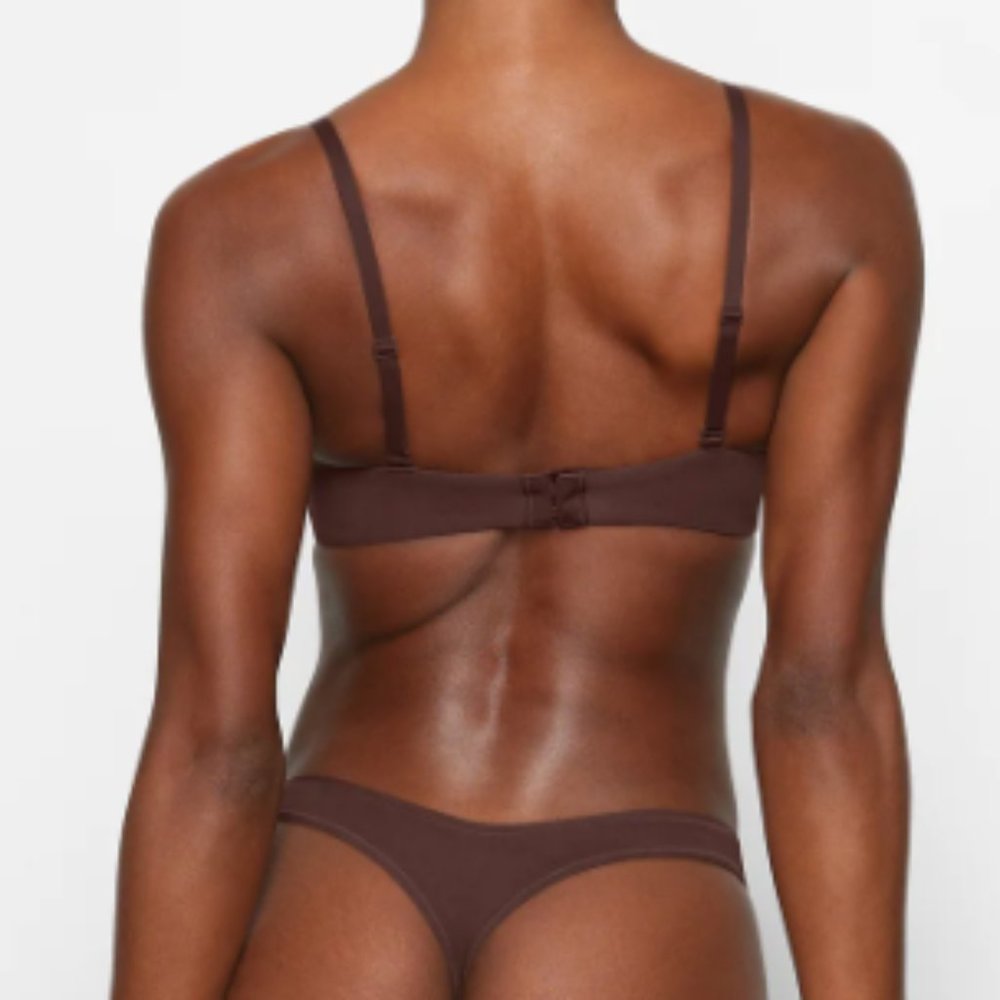 (2467) SKIMS FITS EVERYBODY T-SHIRT BRA- SMOKEY QUARTZ - 42C