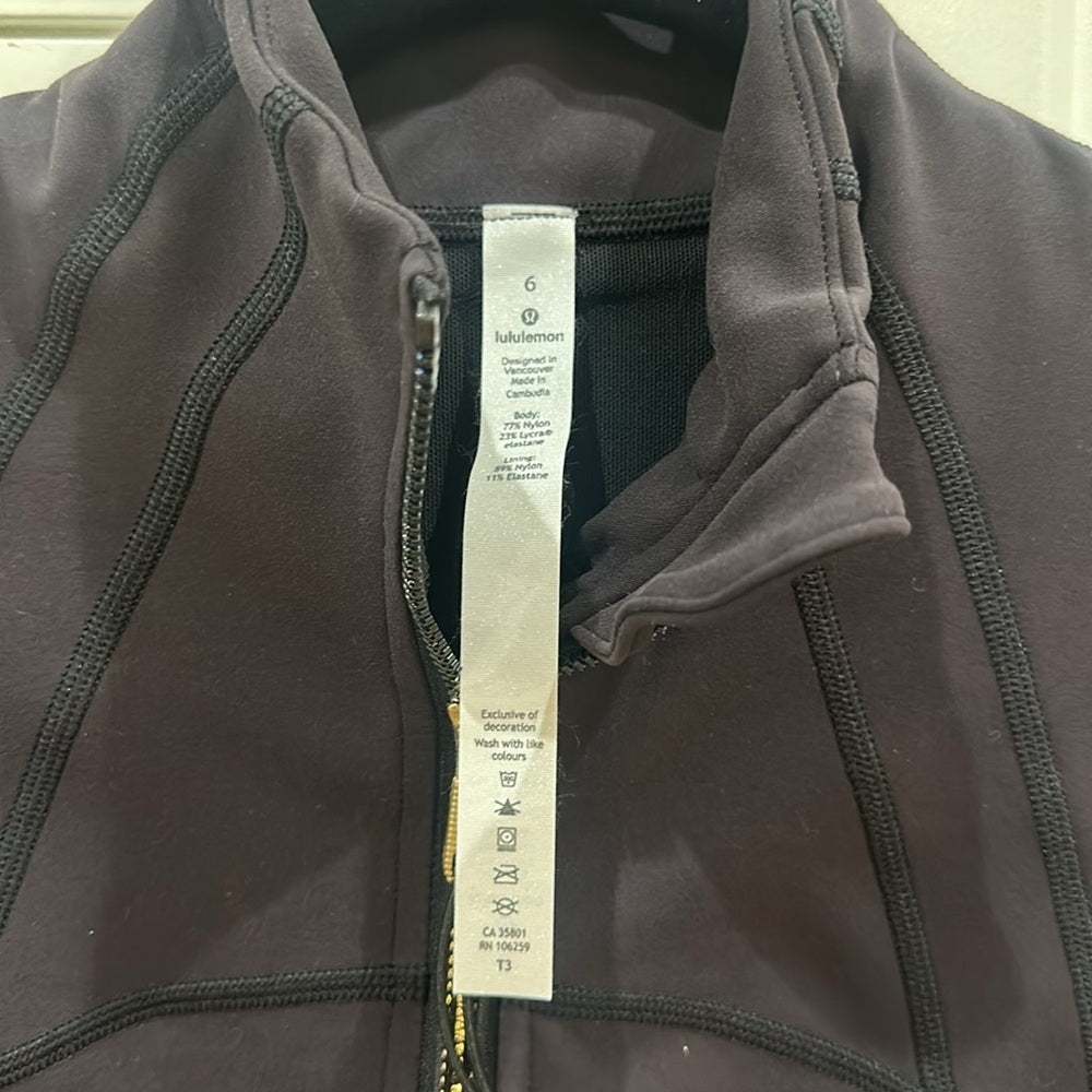 (2469) LULULEMON DEFINE CROP JACKET *GOLD **SPECIAL EDITION