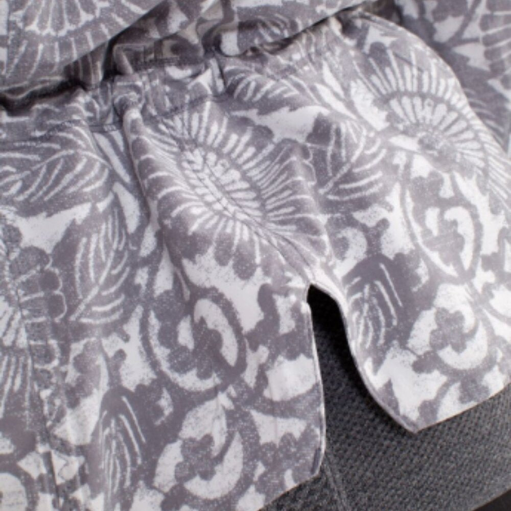 (2475) LULULEMON Run: Travel To Track Jacket *Print Sz 10/12 P2P=17.5" **LOVED**