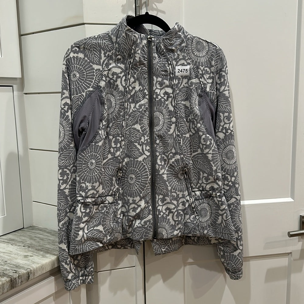 (2475) LULULEMON Run: Travel To Track Jacket *Print Sz 10/12 P2P=17.5" **LOVED**