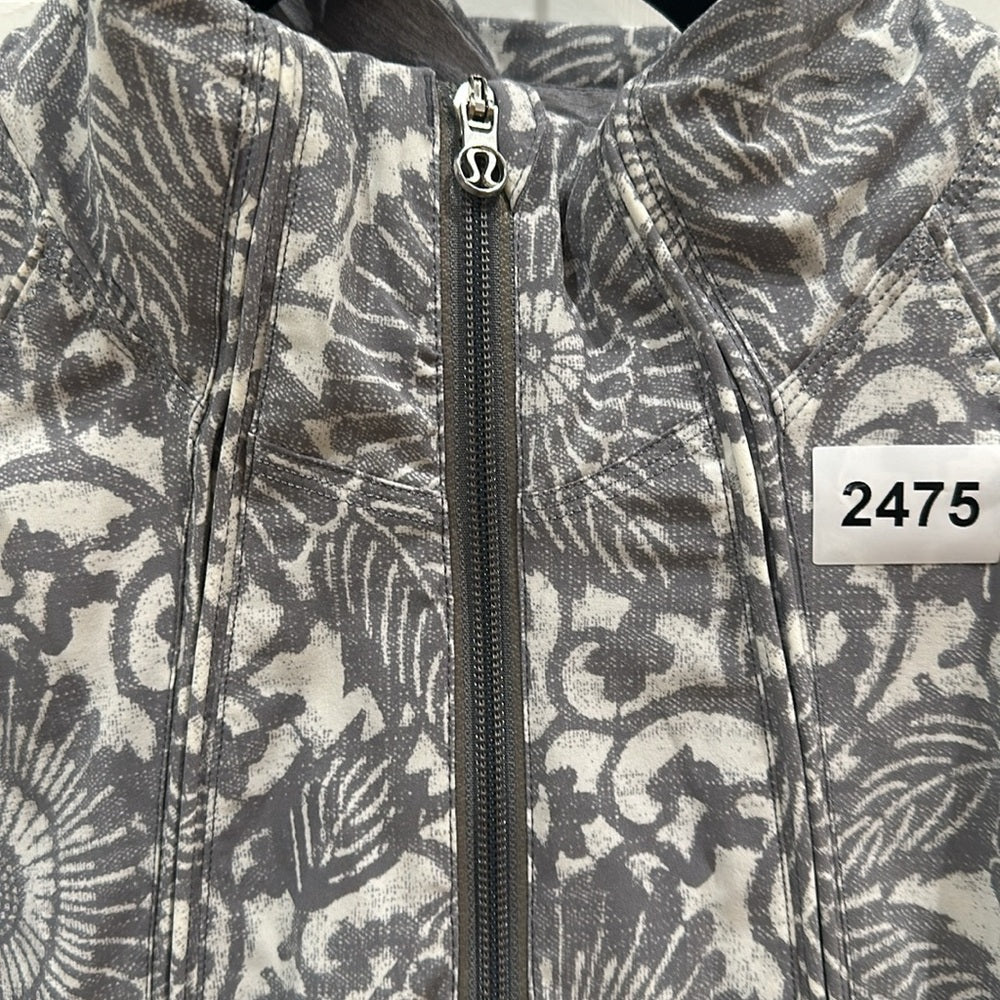 (2475) LULULEMON Run: Travel To Track Jacket *Print Sz 10/12 P2P=17.5" **LOVED**