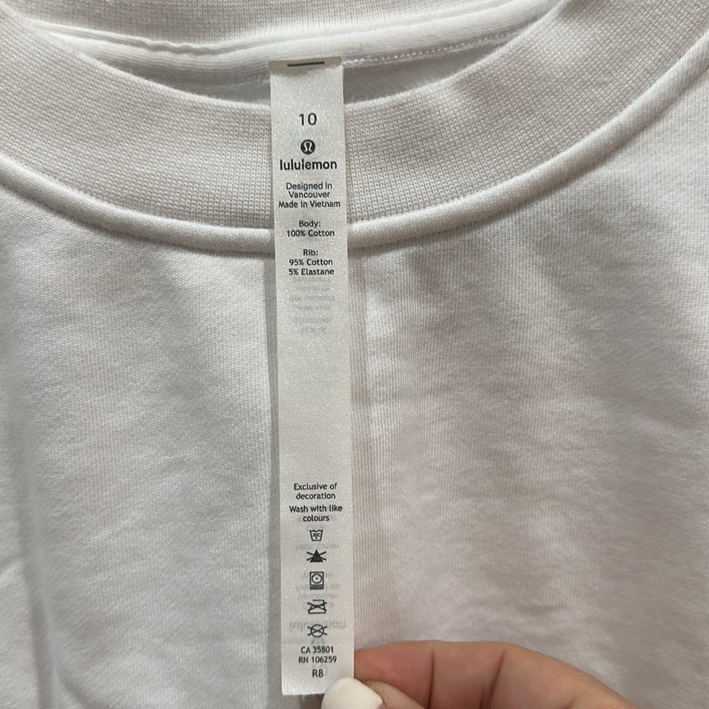 (2480) LULULEMON Perfectly Oversized Cropped Crew Sz 10 ** Spot on Sleeve