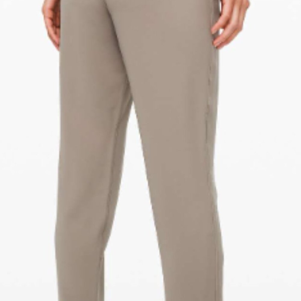 (2484) 🍋 LULULEMON On the Fly 7/8 Pant *Woven Sz 2 in Carbon Dust