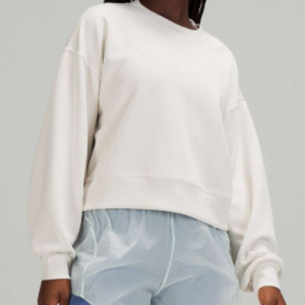 (2485) LULULEMON Perfectly Oversized Cropped Crew *Softstreme™ P2P=26.5"