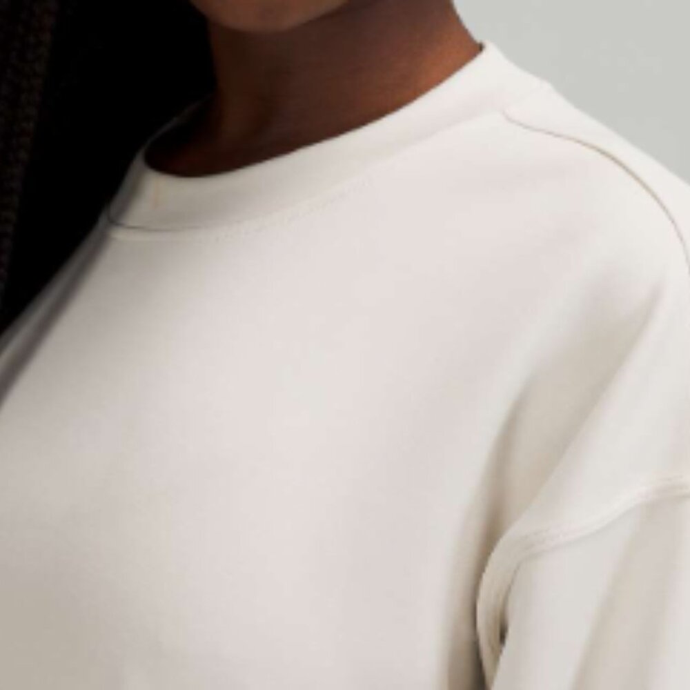 (2485) LULULEMON Perfectly Oversized Cropped Crew *Softstreme™ P2P=26.5"